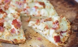 Gluten Free Chicken Alfredo Flatbread. This Gluten free recipe is delicious and made from all natural ingredients. Definitely have to try this!